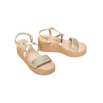 Unisa Platinumsandal för kvinnor med plattformsklack 6,5 cm, ankelrem, metalliskt läder, fyrkantig tå Unisa Platinumsandal för kvinnor med plattformsklack 6,5 cm, ankelrem, metalliskt läder, fyrkantig tå