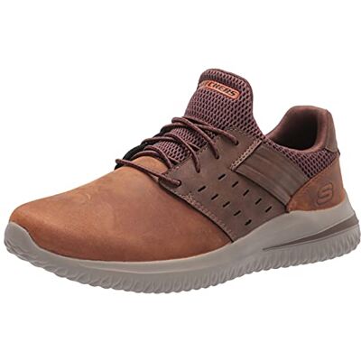 Skechers Delson 3.0 Ezra Skor i läder med bungee-snörning, slip-on, 7.5 X-Wide Skechers Delson 3.0 Ezra Skor i läder med bungee-snörning, slip-on, 7.5 X-Wide