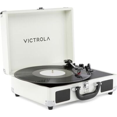 Victrola Journey II (2025 års modell) Portabel Bluetooth-skivspelare med inbyggda stereohögtalare och förbättrad bas, 3-hastigheters skivtallrik, Bluetooth-ingång/-utgång, RCA- & hörlursutgångar (Vit) Victrola Journey II (2025 års modell) Portabel Bluetooth-skivspelare med inbyggda stereohögtalare och förbättrad bas, 3-hastigheters skivtallrik, Bluetooth-ingång/-utgång, RCA- & hörlursutgångar (Vit)