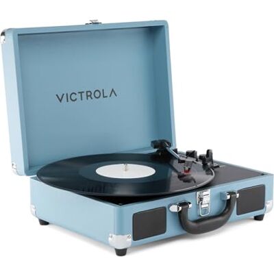 Victrola Journey II (2025 års Modell) Portabel Bluetooth-Skivspelare med Inbyggda Stereohögtalare, Förbättrad Bas, 3-Hastigheters Skivspelare, Bluetooth In/Ut, RCA- och Hörlursutgångar, Turkos Victrola Journey II (2025 års Modell) Portabel Bluetooth-Skivspelare med Inbyggda Stereohögtalare, Förbättrad Bas, 3-Hastigheters Skivspelare, Bluetooth In/Ut, RCA- och Hörlursutgångar, Turkos
