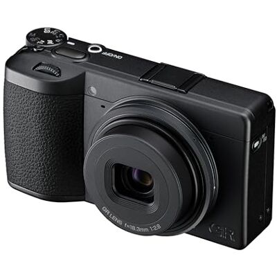 Ricoh GR IV Monochrome con sensor de imagen CMOS dedicado, diseñado exclusivamente para la fotografía monocromática. NUEVO sensor CMOS de tamaño APS-C de 25,74 MP, NUEVO GR ENGINE 7, NUEVO objetivo GR Ricoh GR IV Monochrome con sensor de imagen CMOS dedicado, diseñado exclusivamente para la fotografía monocromática. NUEVO sensor CMOS de tamaño APS-C de 25,74 MP, NUEVO GR ENGINE 7, NUEVO objetivo GR