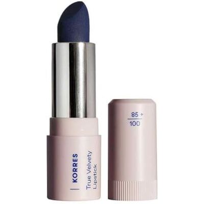 Korres True Velvety Lipstick Aegean Blue 80, blått läppstift med intensiv färg och krämig konsistens, hög täckning och halvmatt finish, vegansk, 3 g Korres True Velvety Lipstick Aegean Blue 80, blått läppstift med intensiv färg och krämig konsistens, hög täckning och halvmatt finish, vegansk, 3 g