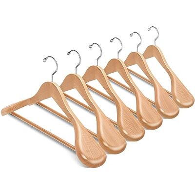 Amber Home 6-pack breda axlar träklädhängare med halkfria byxor bar, massiv träjacka klädhängare slät finish för tröja, byxor, tunga kläder (naturlig, 6-pack) Amber Home 6-pack breda axlar träklädhängare med halkfria byxor bar, massiv träjacka klädhängare slät finish för tröja, byxor, tunga kläder (naturlig, 6-pack)
