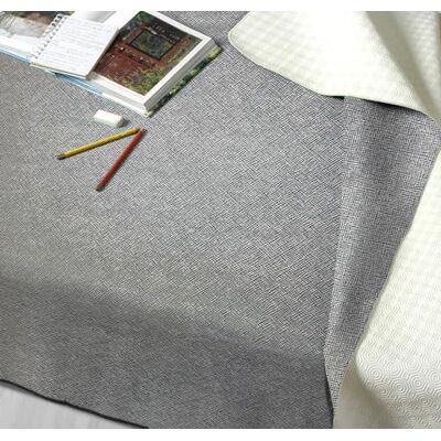 GEMITEX Linumskydd tillverkad i Italien halksäker, stötsäker, dubbelhäftande grå/vit, 140 x 240, inredning och skyddar ditt bord från stötar, repor och vätskor GEMITEX Linumskydd tillverkad i Italien halksäker, stötsäker, dubbelhäftande grå/vit, 140 x 240, inredning och skyddar ditt bord från stötar, repor och vätskor