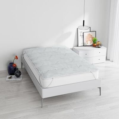 Italian Bed Linen Quiltad toppbehandling, BIOCERAMIK, 80 x 195 cm Italian Bed Linen Quiltad toppbehandling, BIOCERAMIK, 80 x 195 cm