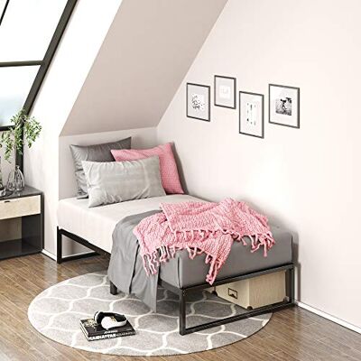 Zinus Lorelai-säng 100 x 200 cm – höjd 31 cm med förvaringsutrymme under sängen – plattformsram av metall – svart Zinus Lorelai-säng 100 x 200 cm – höjd 31 cm med förvaringsutrymme under sängen – plattformsram av metall – svart