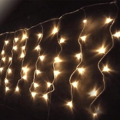 VoltShine LED-infälld istappljusslinga, 3AA-batteri, varmvitt, 10 m x 0,4 m, perfekt för juldekorationer och evenemang. VoltShine LED-infälld istappljusslinga, 3AA-batteri, varmvitt, 10 m x 0,4 m, perfekt för juldekorationer och evenemang.