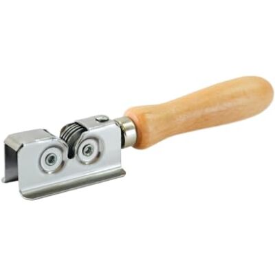 Rigamonti manuell knivslipare i rostfritt stål med trähandtag Professionell knivslipare för släta blad Köksknivslipare tillverkad i Italien med likriktade slipskivor Rigamonti manuell knivslipare i rostfritt stål med trähandtag Professionell knivslipare för släta blad Köksknivslipare tillverkad i Italien med likriktade slipskivor