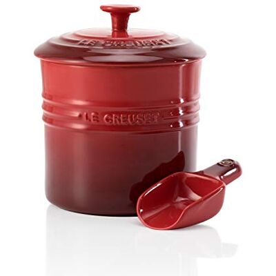 Le Creuset Djurfoderbehållare med spade, 12,6 x 19 cm, 1,9 l, diskmaskinssäker, körsbärsröd, 61402170600099 Le Creuset Djurfoderbehållare med spade, 12,6 x 19 cm, 1,9 l, diskmaskinssäker, körsbärsröd, 61402170600099