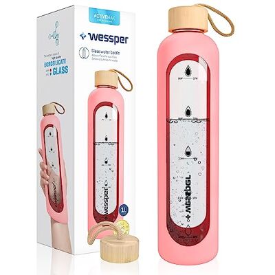 Wessper Termosflaska glas 1 l med tidsmarkeringar, BPA-fri drickmotivation, borosilikat, vattenflaska, lufttät glasflaska med bambulock, återanvändbar med silikonfodral – rosa Wessper Termosflaska glas 1 l med tidsmarkeringar, BPA-fri drickmotivation, borosilikat, vattenflaska, lufttät glasflaska med bambulock, återanvändbar med silikonfodral – rosa