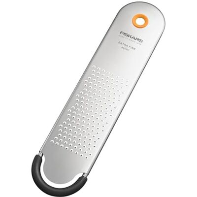 Fiskars Functional Form Extra fina Rivjärn, Zestrivjärn för Citronskal Ingefära och Choklad, Bladskydd, Rostfritt stålblad/Plasthandtag, Grå/Svart/Orange, 1079966 Fiskars Functional Form Extra fina Rivjärn, Zestrivjärn för Citronskal Ingefära och Choklad, Bladskydd, Rostfritt stålblad/Plasthandtag, Grå/Svart/Orange, 1079966