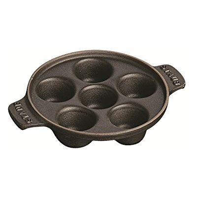 STAUB Rund snigelskål med 6 hål, gjutjärn, matt svart, 14 centimeter STAUB Rund snigelskål med 6 hål, gjutjärn, matt svart, 14 centimeter
