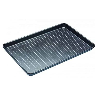 MasterClass Crusty Bake non-stick bakplåt, robust ugnsplåt i kolstål, bakplåt med perforerade hål, idealisk för kex, chips, grönsaker, 39 cm x 27 cm MasterClass Crusty Bake non-stick bakplåt, robust ugnsplåt i kolstål, bakplåt med perforerade hål, idealisk för kex, chips, grönsaker, 39 cm x 27 cm