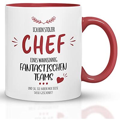 Kaffeebecher24 Kaffemugg 24 – kopp med slogan stolt chef för ett vansinnigt fantastiskt team – diskmaskinssäker – rolig kock – present till chef – rolig kopp – röd Kaffeebecher24 Kaffemugg 24 – kopp med slogan stolt chef för ett vansinnigt fantastiskt team – diskmaskinssäker – rolig kock – present till chef – rolig kopp – röd