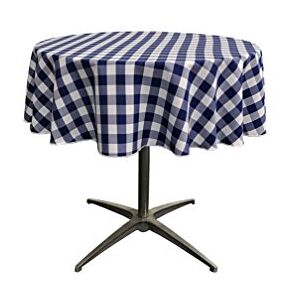LA Linen Poly rutig rund bordsduk, 130 cm, marinblå/vit LA Linen Poly rutig rund bordsduk, 130 cm, marinblå/vit