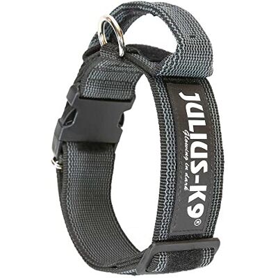 Julius-K9 JULIUS K-9 200HA-K-2015 Color & Grey Series-K9-halsband med handtag, säkerhetslås och logotyp och säkerhetslås, 50 mm x 49–70 cm, justerbar, svart-grå, 50 mm (49–70 cm) Julius-K9 JULIUS K-9 200HA-K-2015 Color & Grey Series-K9-halsband med handtag, säkerhetslås och logotyp och säkerhetslås, 50 mm x 49–70 cm, justerbar, svart-grå, 50 mm (49–70 cm)