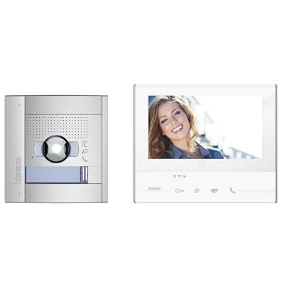 Bticino , Flex'ONE videoset med dörrstation SFERA allmetal och husstation CLASSE 300 X13E, LED-upplysta namnskyltar, smartphone-anslutning, optimerad 5 megapixel högkvalitativ färgkamera, 905216 Bticino , Flex'ONE videoset med dörrstation SFERA allmetal och husstation CLASSE 300 X13E, LED-upplysta namnskyltar, smartphone-anslutning, optimerad 5 megapixel högkvalitativ färgkamera, 905216