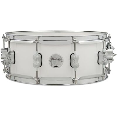 Pacific Drums Concept Maple Snare, 35,6 x 14 cm, Pearlescent White Lacquer Har ett 10-lagers europeiskt lönnskal och högkvalitativ DW trumhårdvara Pacific Drums Concept Maple Snare, 35,6 x 14 cm, Pearlescent White Lacquer Har ett 10-lagers europeiskt lönnskal och högkvalitativ DW trumhårdvara