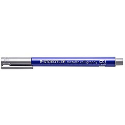 STAEDTLER Metallic calligraphy markör med kalligrafi spets, linjebredd 2,8 mm, täckande på ljust och mörkt papper, lätt att torka av från släta ytor, 10 pennor, silver, 8325-81 STAEDTLER Metallic calligraphy markör med kalligrafi spets, linjebredd 2,8 mm, täckande på ljust och mörkt papper, lätt att torka av från släta ytor, 10 pennor, silver, 8325-81