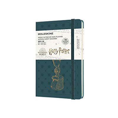Moleskine – 18-månaders veckoplanerare/dagbok, Harry Potter begränsad upplaga fickplanerare 2021/2022, veckoanteckningsbok med hårt skydd och elastisk stängning, storleksficka 9 x 14 cm, färg grön, Moleskine – 18-månaders veckoplanerare/dagbok, Harry Potter begränsad upplaga fickplanerare 2021/2022, veckoanteckningsbok med hårt skydd och elastisk stängning, storleksficka 9 x 14 cm, färg grön,
