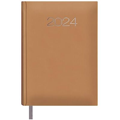 DOHE Agenda 2024 i Katalanska Dag Sida Medelstorlek: 14x20 cm 336 sidor Sömnad bindning Inbunden Färg Kamel Modell Lissabon DOHE Agenda 2024 i Katalanska Dag Sida Medelstorlek: 14x20 cm 336 sidor Sömnad bindning Inbunden Färg Kamel Modell Lissabon