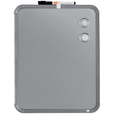 Nobo Liten Magnetisk Whiteboardtavla med Smal Ram i Silver, Portabel eller för Väggmontering Horisontellt eller Vertikalt, Integrerade Handtag och Pennhållare, 360 x 280 mm, QB05442CD Nobo Liten Magnetisk Whiteboardtavla med Smal Ram i Silver, Portabel eller för Väggmontering Horisontellt eller Vertikalt, Integrerade Handtag och Pennhållare, 360 x 280 mm, QB05442CD