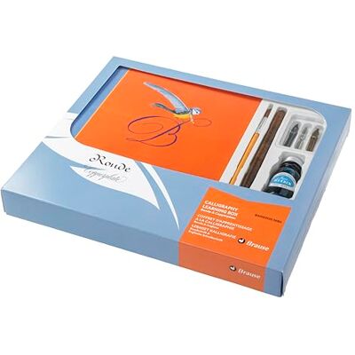 Brause 98206B – Junior kalligrafibox som innehåller 3 spetsar, spetshållare, borste, etiketter, flaska blått bläck och en instruktionsbok – fransk version Brause 98206B – Junior kalligrafibox som innehåller 3 spetsar, spetshållare, borste, etiketter, flaska blått bläck och en instruktionsbok – fransk version