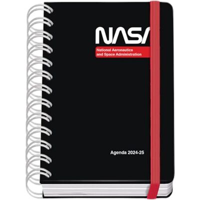 DOHE Skoldagbok 2024 2025, A6 (12 x 17 cm), stängning av ringar och gummi, spanska och engelska, 4 sidor, september till juni, skolmaterial NASA svart DOHE Skoldagbok 2024 2025, A6 (12 x 17 cm), stängning av ringar och gummi, spanska och engelska, 4 sidor, september till juni, skolmaterial NASA svart