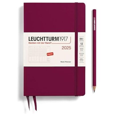 LEUCHTTURM1917 371022 veckoplanerare 2025, paperback B6+ inbunden – 12-månaders kalender, linjerad – portröd, engelsk LEUCHTTURM1917 371022 veckoplanerare 2025, paperback B6+ inbunden – 12-månaders kalender, linjerad – portröd, engelsk