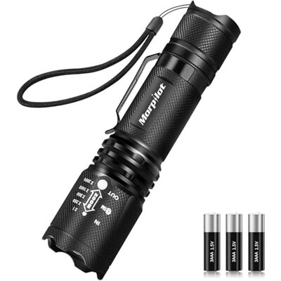 Morpilot UV-pennficklampa, 2-i-1 zoombar ultraviolett svart ljus och vitt ljus, 500 lumen ficklampa med 4 lägen, IPX4 vattentät, fläckar och vägglöss detektor, INC. 3 x AAA-batteri, svart Morpilot UV-pennficklampa, 2-i-1 zoombar ultraviolett svart ljus och vitt ljus, 500 lumen ficklampa med 4 lägen, IPX4 vattentät, fläckar och vägglöss detektor, INC. 3 x AAA-batteri, svart