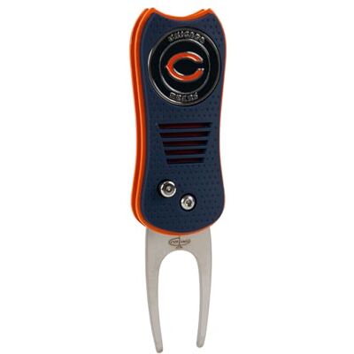 Team Golf NFL Chicago Bears Switchblade divotverktyg med dubbelsidig magnetisk bollmarkör, har patenterad design med enkel spets, orsakar mindre skador på gröna, Switchblade-mekanism Team Golf NFL Chicago Bears Switchblade divotverktyg med dubbelsidig magnetisk bollmarkör, har patenterad design med enkel spets, orsakar mindre skador på gröna, Switchblade-mekanism