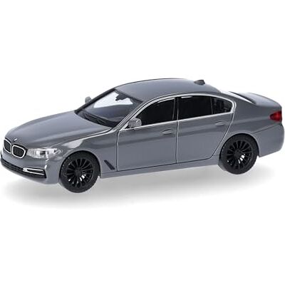 Herpa modellbil BMW 5-serie (G30) sedan, nardogrå, miniatyr i skala 1:87, samlarobjekt, tillverkad i Tyskland, plastmodell Herpa modellbil BMW 5-serie (G30) sedan, nardogrå, miniatyr i skala 1:87, samlarobjekt, tillverkad i Tyskland, plastmodell