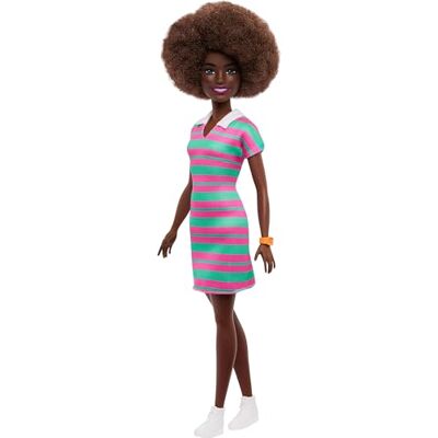 Barbie Fashionistas-docka nr 247 med lockigt svart hår, rosa- och grönrandig klänning med krage och accessoarer som en orange klocka och vita sneakers, JJN60 Barbie Fashionistas-docka nr 247 med lockigt svart hår, rosa- och grönrandig klänning med krage och accessoarer som en orange klocka och vita sneakers, JJN60