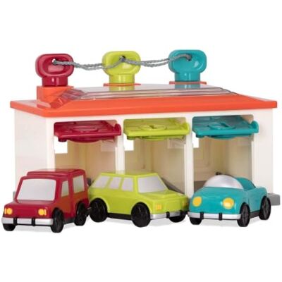 Battat 3 Car Garage Formsorterande leksaksgarage med nycklar och 3 leksaksbilar för småbarn från 2 år och uppåt (5 delar) Battat 3 Car Garage Formsorterande leksaksgarage med nycklar och 3 leksaksbilar för småbarn från 2 år och uppåt (5 delar)