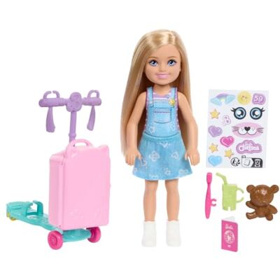 Barbie Club Chelsea Docka med gränslöst äventyr och tillbehör Liten docka med skoterväska och resetillbehör, från 3 år, JMJ46 Barbie Club Chelsea Docka med gränslöst äventyr och tillbehör Liten docka med skoterväska och resetillbehör, från 3 år, JMJ46