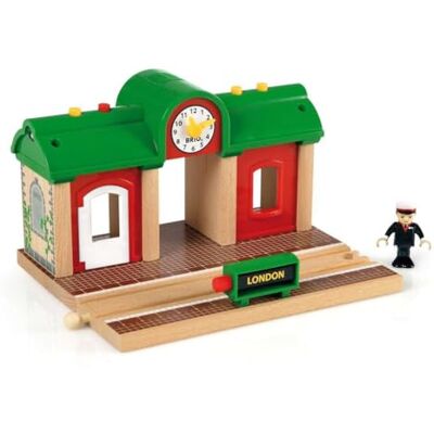 Brio World 33578 Inspelningsbar tågstation Record & Play station Leksakståg med tillbehör i trä. 2 delar. För barn från 3 år. För tågälskare. Brio World 33578 Inspelningsbar tågstation Record & Play station Leksakståg med tillbehör i trä. 2 delar. För barn från 3 år. För tågälskare.