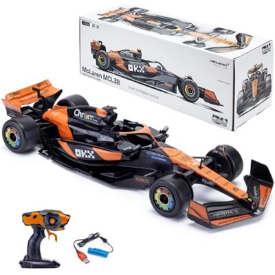 CMJ RC Cars McLaren F1 RC bil MCL38 ålder 3+ (skala 1:14) 2,4 GHz officiellt licensierad racingleksak – Lando Norris & Oscar Piastri Formel 1 Drive to Survive Inkluderar uppladdningsbart batteri och CMJ RC Cars McLaren F1 RC bil MCL38 ålder 3+ (skala 1:14) 2,4 GHz officiellt licensierad racingleksak – Lando Norris & Oscar Piastri Formel 1 Drive to Survive Inkluderar uppladdningsbart batteri och