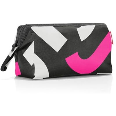 reisenthel travelcosmetic klassisk necessär tillverkad av högkvalitativt polyestertyg i färg signatur fet rosa med 4 liters volym – stabil och bekväm reisenthel travelcosmetic klassisk necessär tillverkad av högkvalitativt polyestertyg i färg signatur fet rosa med 4 liters volym – stabil och bekväm