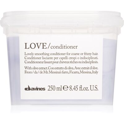 Davines Essential Haircare LOVE Smoothing Conditioner Mjukgörande balsam För ostyrigt och krulligt hår 250 ml Davines Essential Haircare LOVE Smoothing Conditioner Mjukgörande balsam För ostyrigt och krulligt hår 250 ml