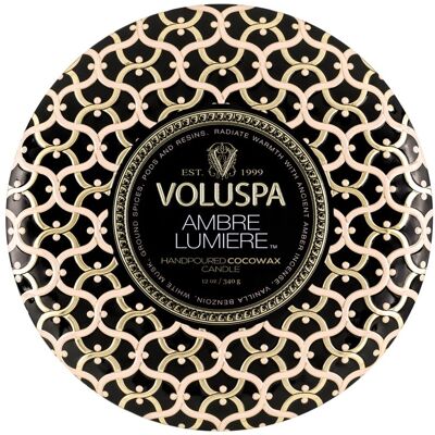 Doftljus Voluspa Ambre Lumiere 3-veke - Metallask i burk 340g Doftljus Voluspa Ambre Lumiere 3-veke - Metallask i burk 340g