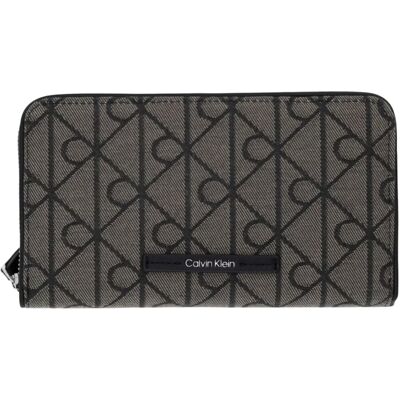 Portmonnä Calvin Klein Jeans EMBLEM AOP JCQRD PASSPORT WALLET LV04F1163G One size Dam Portmonnä Calvin Klein Jeans EMBLEM AOP JCQRD PASSPORT WALLET LV04F1163G One size Dam