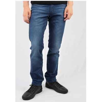 Raka jeans Wrangler Greensboro W15QEH76 US 30 / 34 Herr Raka jeans Wrangler Greensboro W15QEH76 US 30 / 34 Herr