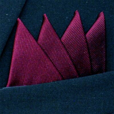 Slipskungen Färdigvikt bröstnäsduk Fyrspets FN060 Vinröd Slipskungen Färdigvikt bröstnäsduk Fyrspets FN060 Vinröd
