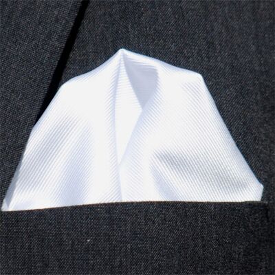 Slipskungen Bröstnäsduk vit N702 Slipskungen Bröstnäsduk vit N702