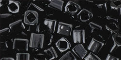 Cube TOHO Cube - Opaque Jet 4mm, 10 gram Cube TOHO Cube - Opaque Jet 4mm, 10 gram