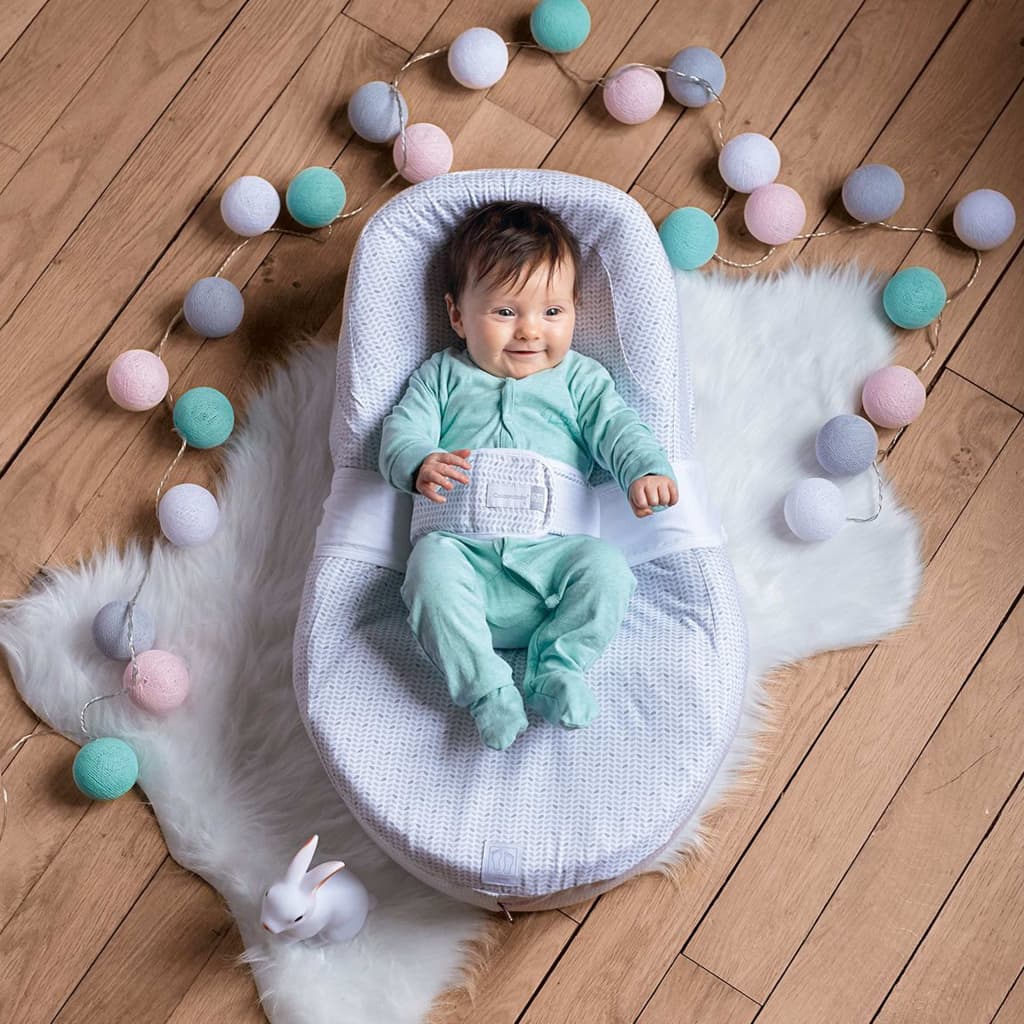 RED CASTLE Sovbädd Cocoonababy vit bladmönster RED CASTLE Sovbädd Cocoonababy vit bladmönster