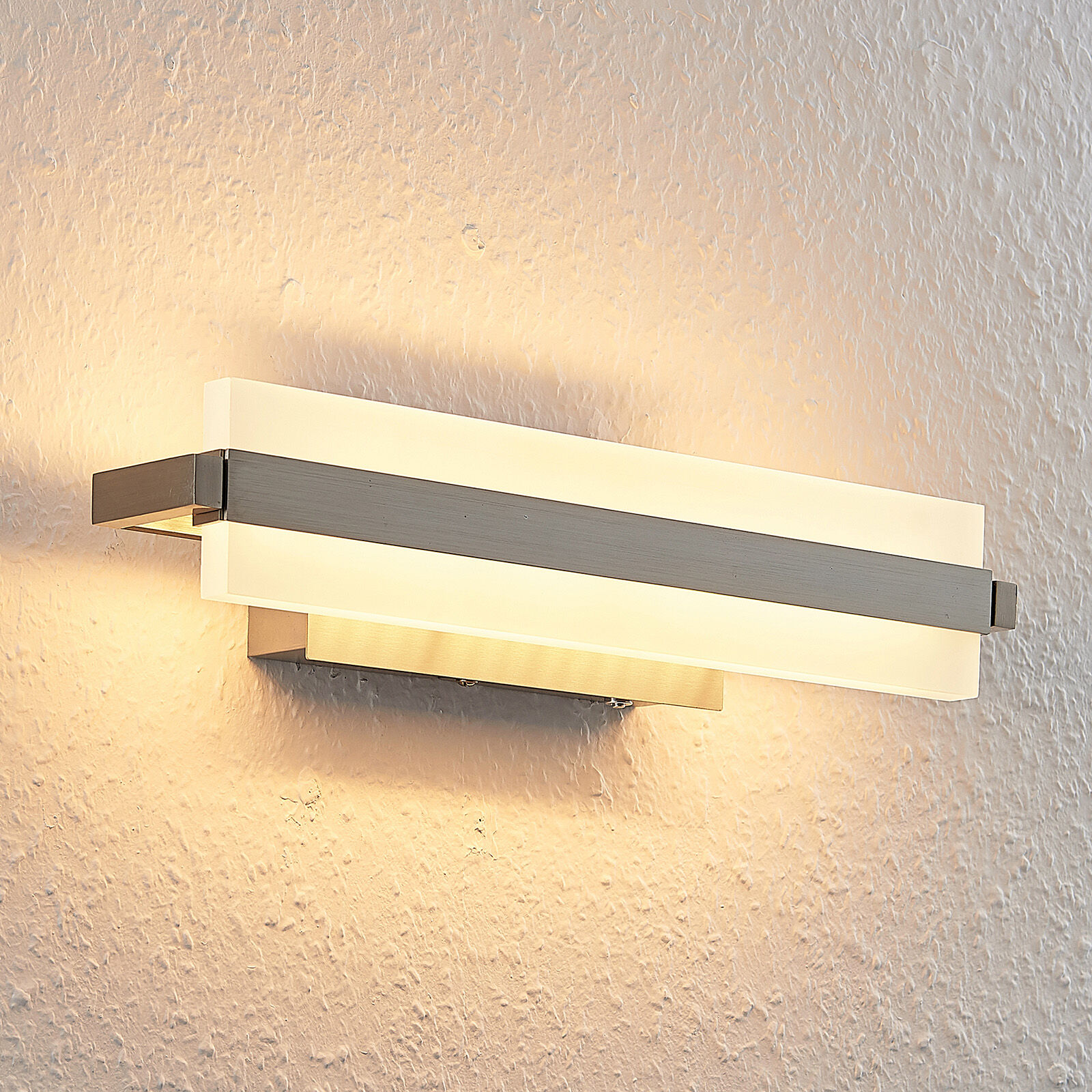 Lindby Vaska LED-spegellampa, 35 cm Lindby Vaska LED-spegellampa, 35 cm