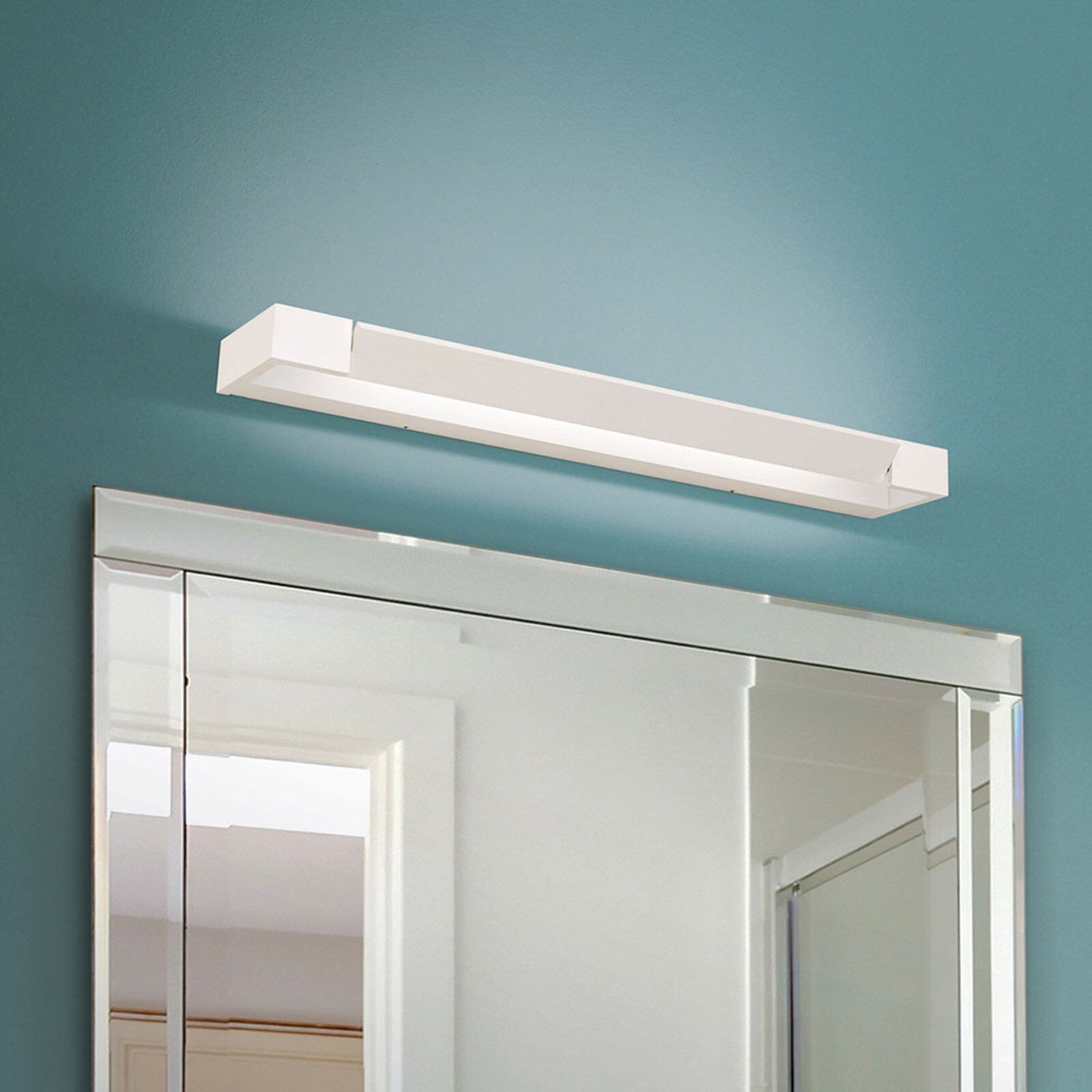 Orion LED-spegellampa Marilyn, vit, lutbar 60 cm Orion LED-spegellampa Marilyn, vit, lutbar 60 cm