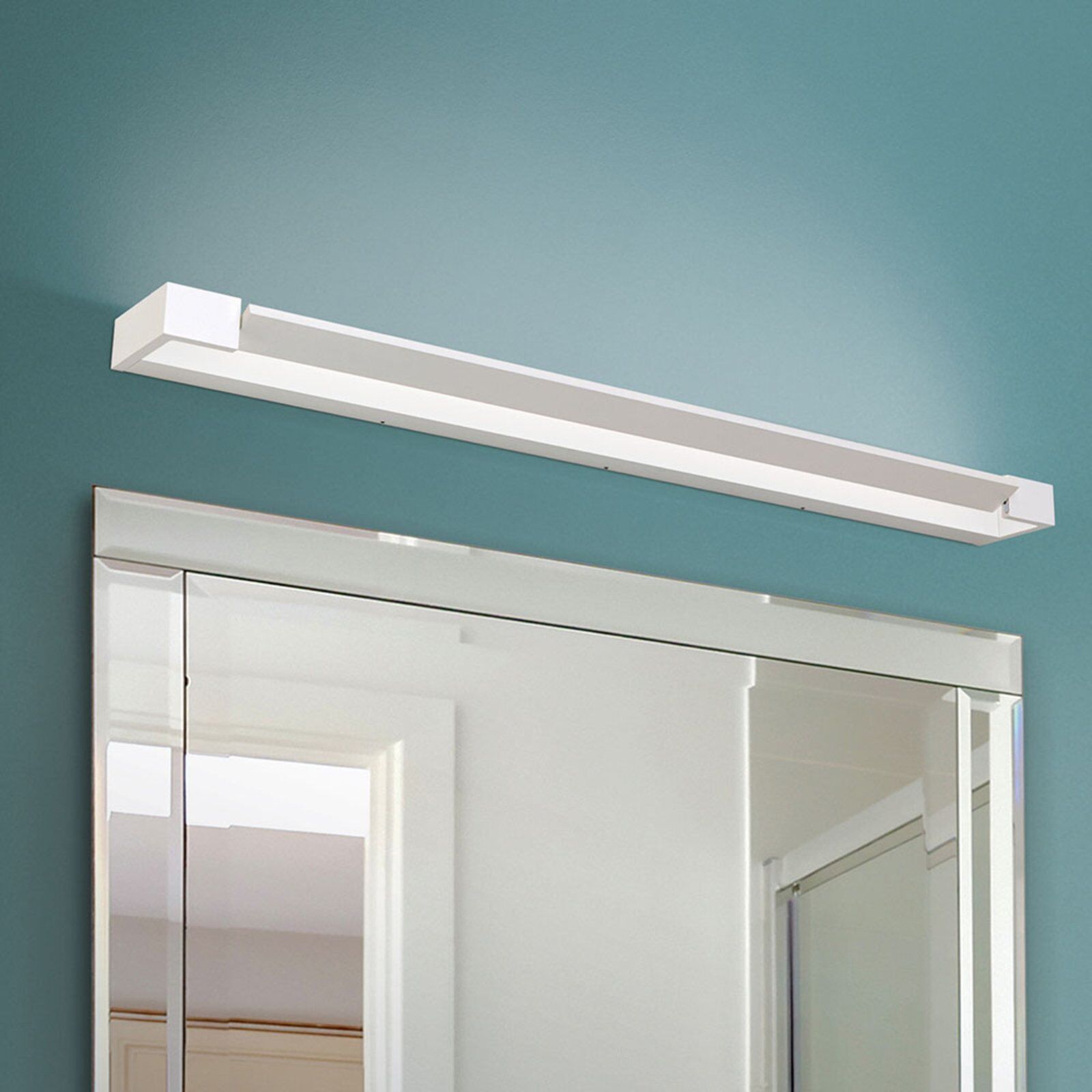 Orion LED-spegellampa Marilyn, vit, lutbar 90 cm Orion LED-spegellampa Marilyn, vit, lutbar 90 cm