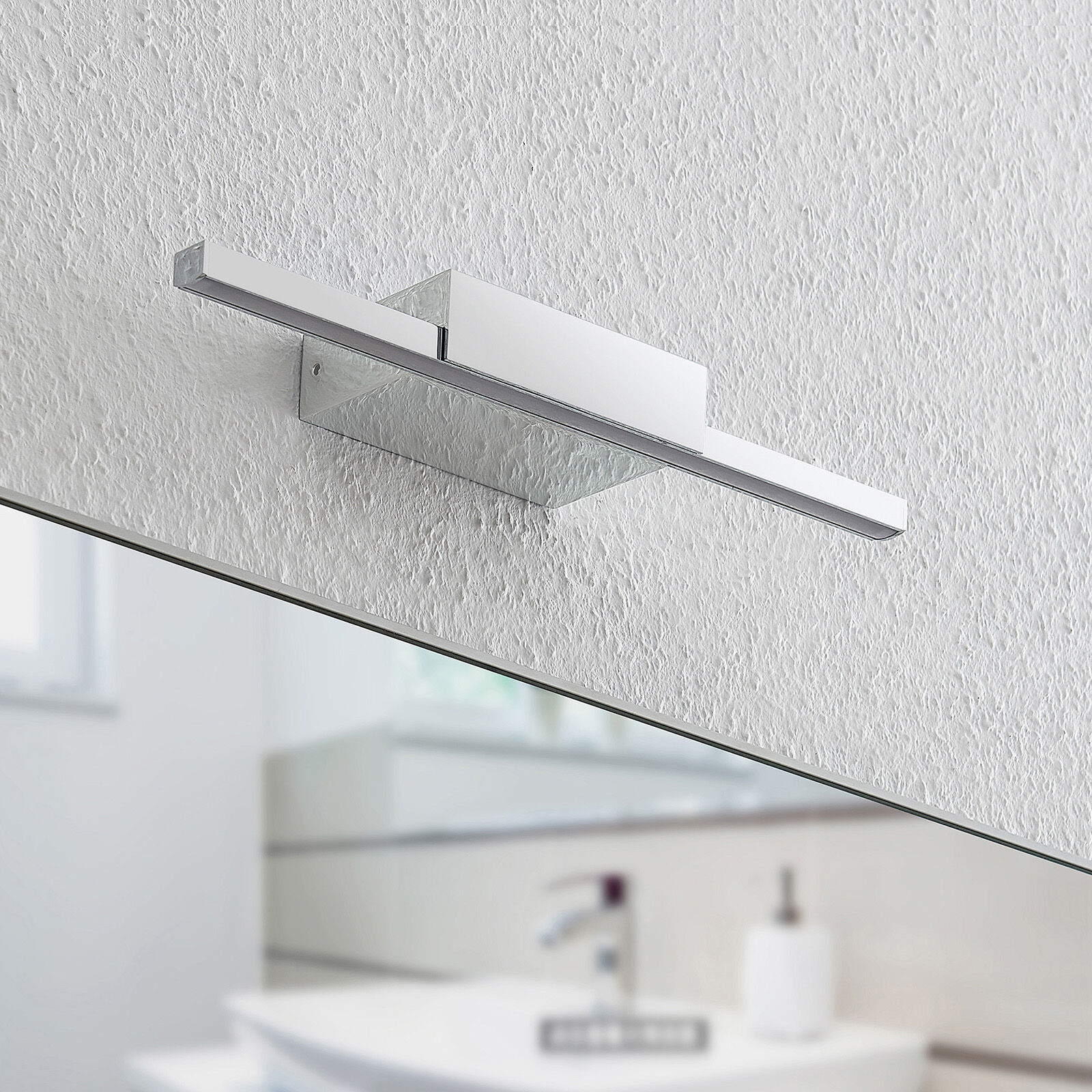 Arcchio Metin LED-spegellampa, IP44, 35 cm Arcchio Metin LED-spegellampa, IP44, 35 cm
